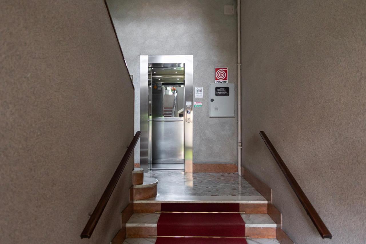 Appartamento Elegante Bilocale In De Angeli - Piazzale Siena Milano Esterno foto